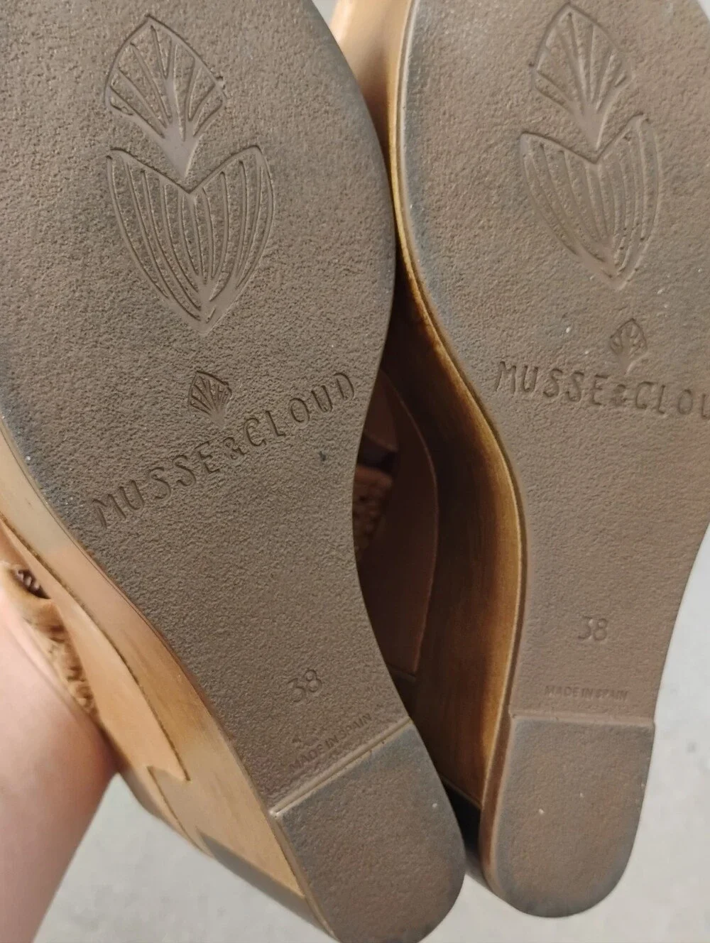 Musse & Cloud Woven Leather Crossover Wedge Sandals - Nude